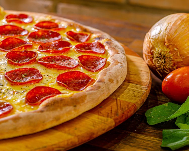 Fresh margherita pizza with mozzarella and basil